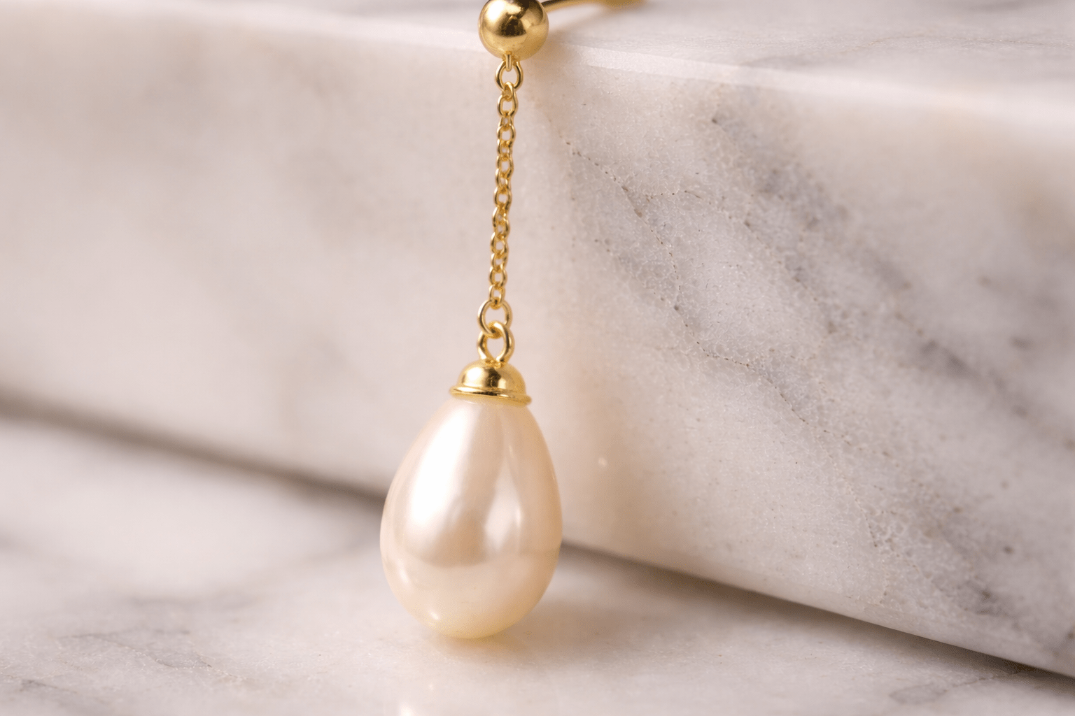 Qué hace diferentes a los aretes de perlas tipo drop