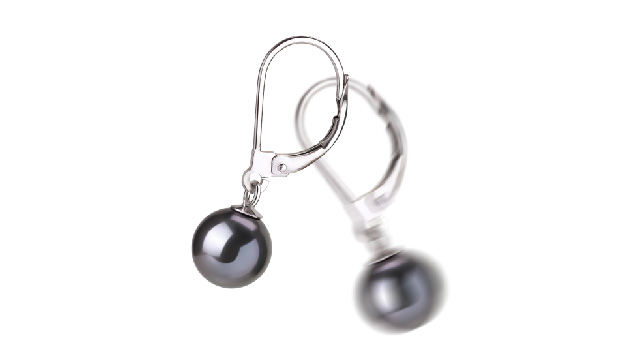 View Pendientes de perlas de agua dulce negras collection