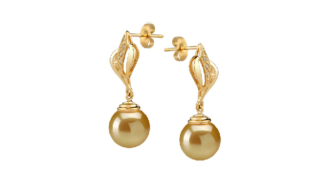View Pendientes dorados de perlas del Mar del Sur collection