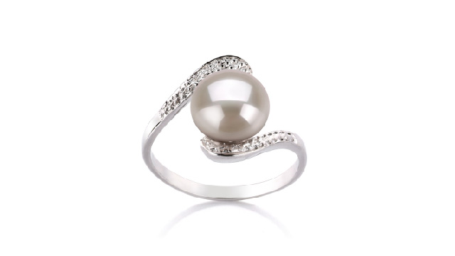 View Anillos de perlas blancas collection
