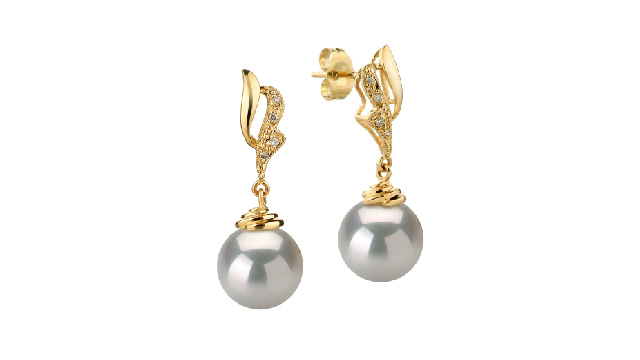 View Pendientes de perlas blancas del Mar del Sur collection